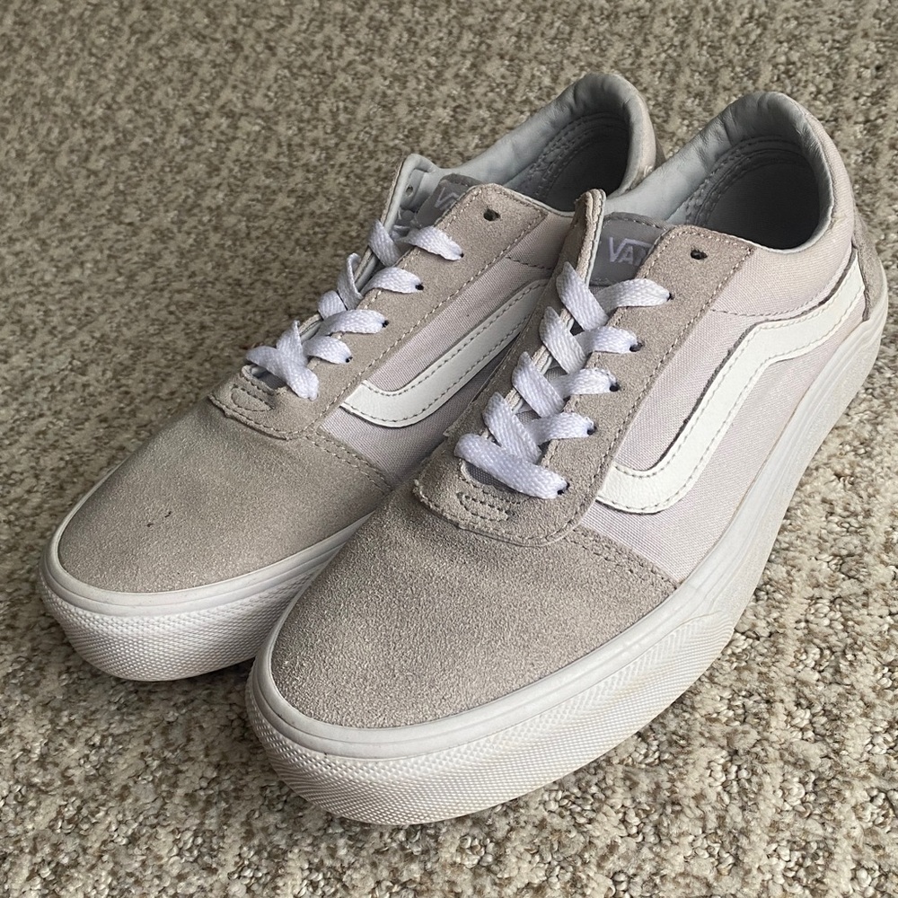 Vans Canvas Old Skool Low Tops Women’s Size 8